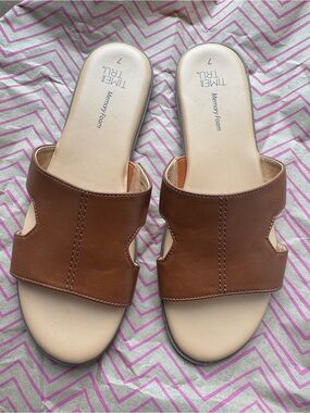 Time and Tru | H sandals with memory foam footbed